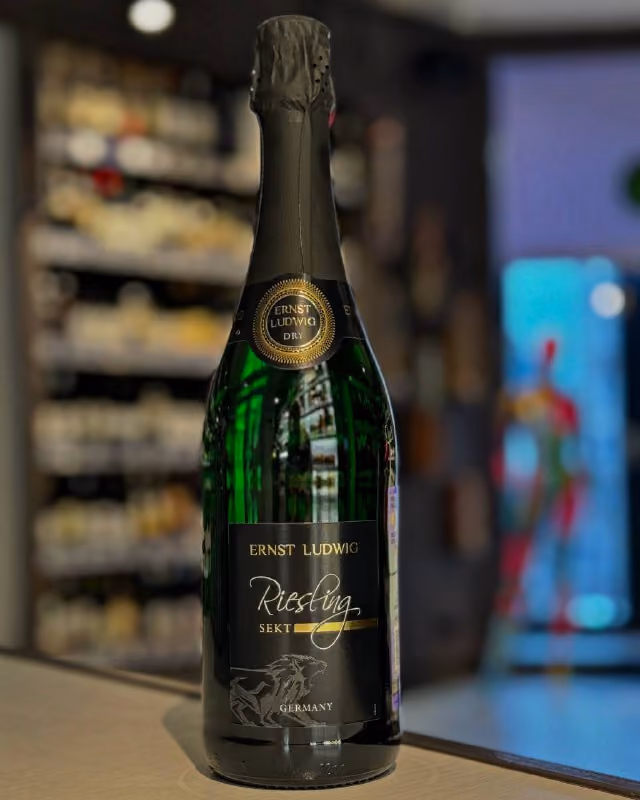 Игристое вино "Ernst Ludwig" Riesling Sekt Troken, 2022